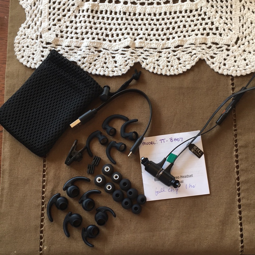 Bluetooth Magnetic Headset TaoTronics BH07